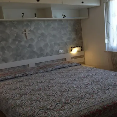 Luxury Penthouse Attic, Panoramic View 150m Sea Lejlighed *