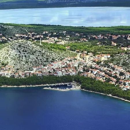Luxury Penthouse Attic, Panoramic View 150m Sea * Drage