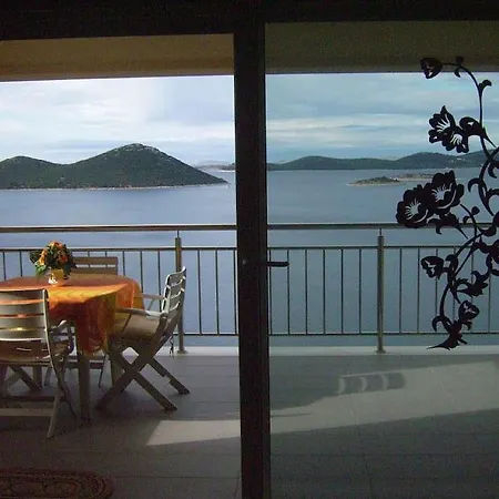 Luxury Penthouse Attic, Panoramic View 150m Sea Lejlighed *